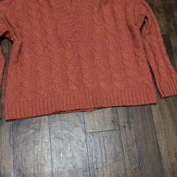 $5☃️sALe American Eagle Outfitters sweater hoodie - Picture 3 of 5